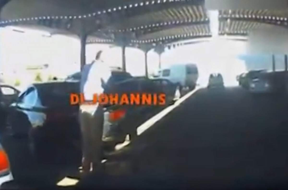 VIDEO / Reacţia lui Klaus Iohannis când un şofer îl claxonează nervos într-o parcare