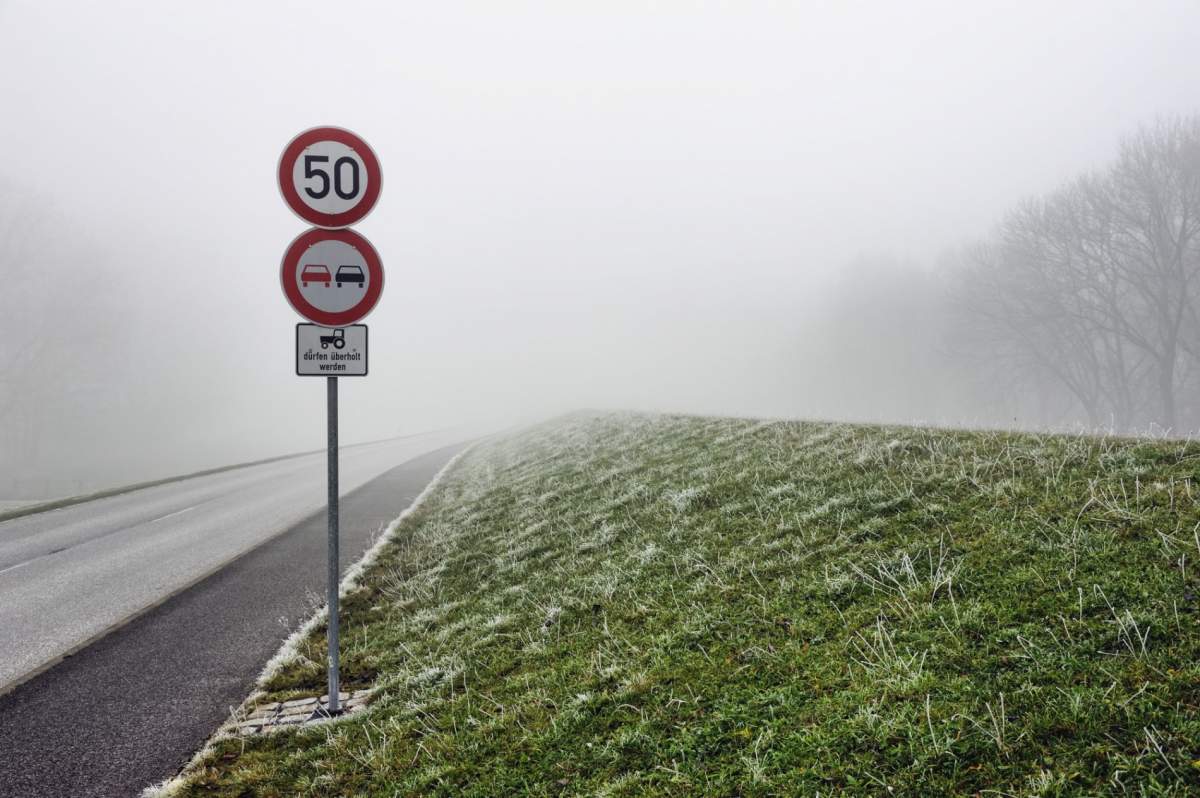 Atenţie, şoferi! Meteorologii au emis Cod Galben de ceaţă