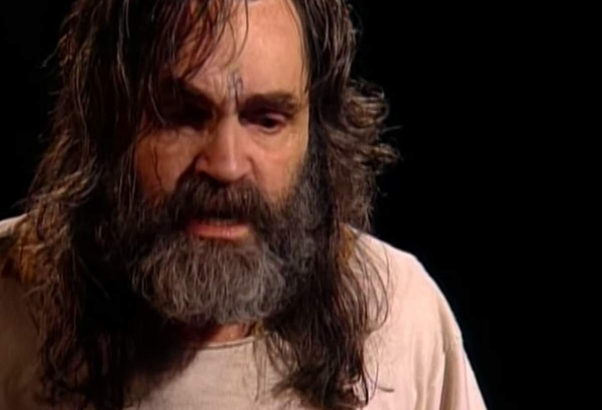 VIDEO / Charles Manson, cel mai temut criminal în viaţă,  a fost cerut de soţ! Cine este tânăra care şi-a asumat un astfel de risc?