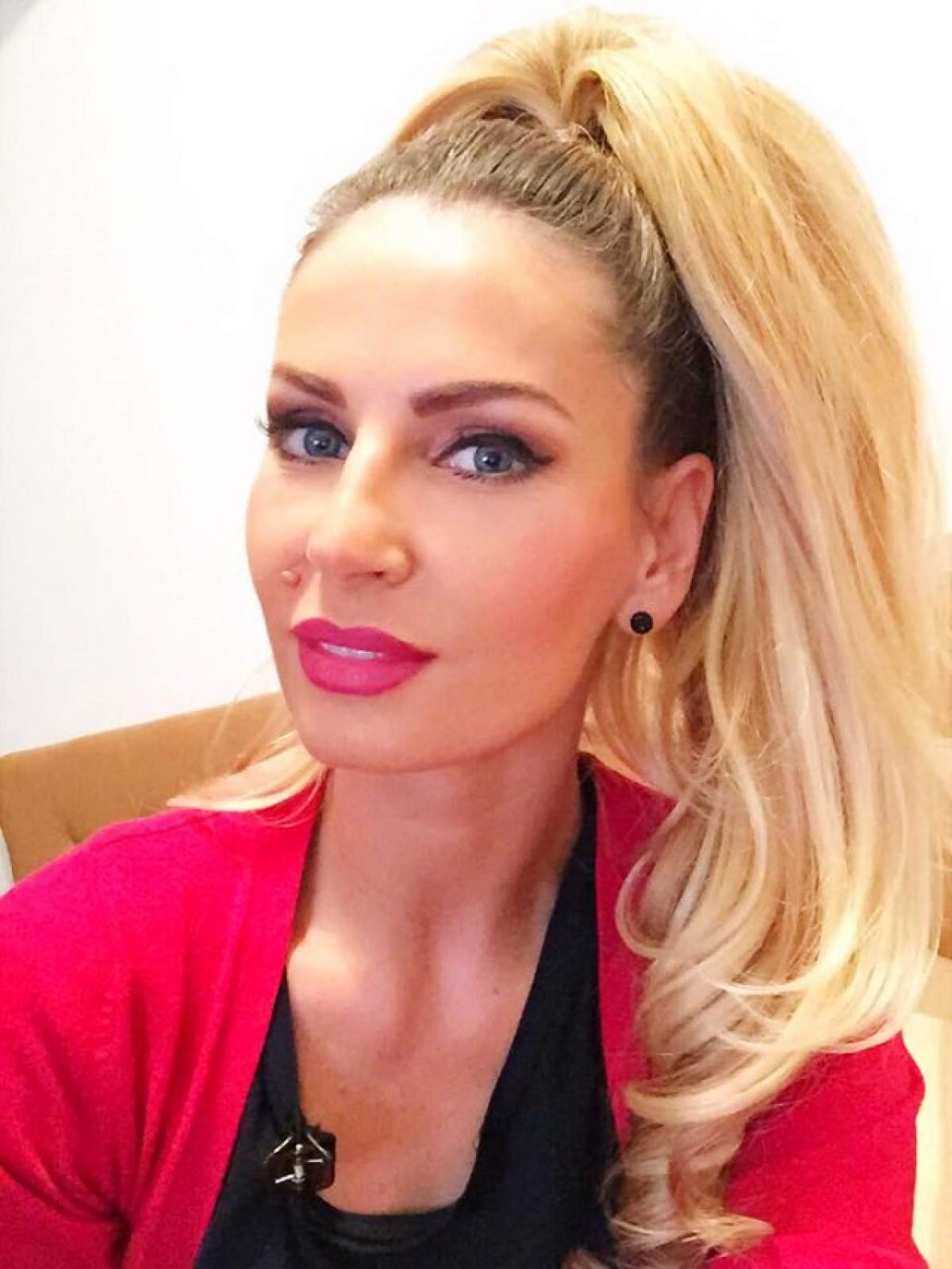 Andreea Bănică, INTERVIU inedit acordat prietenilor virtuali! Frumoasa blondă le-a satisfăcut toate curiozităţile