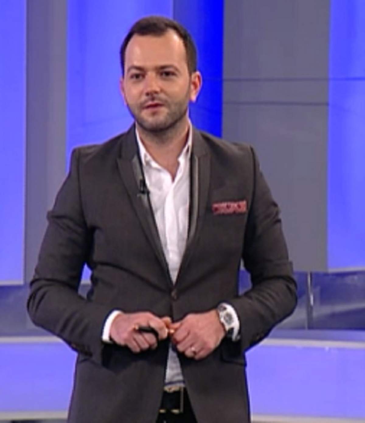 VIDEO / Mihai Morar, poziţii indecente în emisiune! I-a pus mâna pe fund Corinei Bud