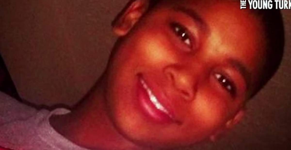 VIDEO / Imaginile groazei! Un poliţist a împuşcat mortal un băiat de 12 ani. Motivul este halucinant