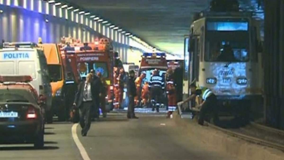 Accident teribil în Capitală! Două persoane au fost rănite şi linia tramvaiului 41 blocată