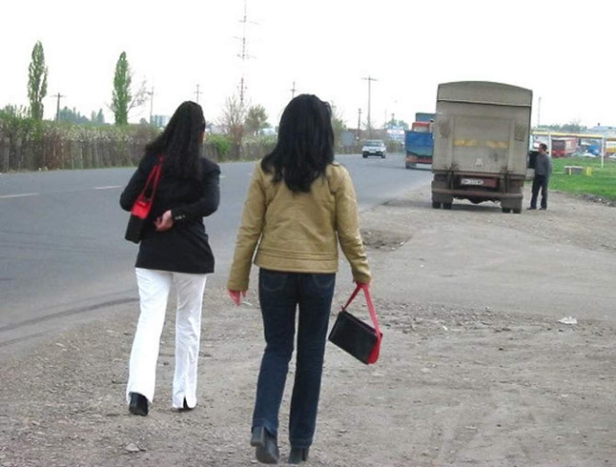 Prostituatele au rămas mască atunci când polițiștii le-au pus să facă asta...