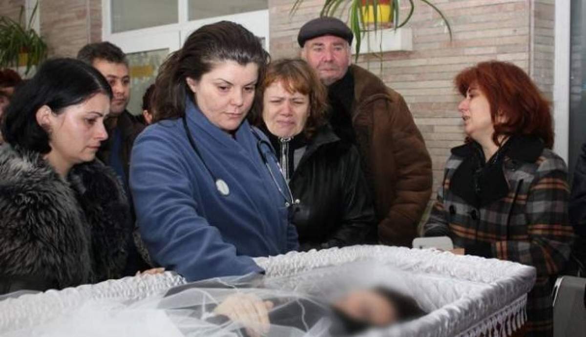 Imagini emoţionante de la Spitalul Judeţean din Constanţa! Zeci de oameni au plâns la capetele victimelor elicopterului prăbuşit