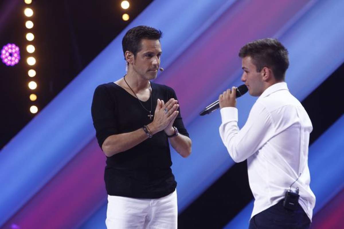 O ţară întreagă a plâns la povestea lui, acum revine pe scenă! Rafaelo Varga, invitat special în semifinala "X Factor"