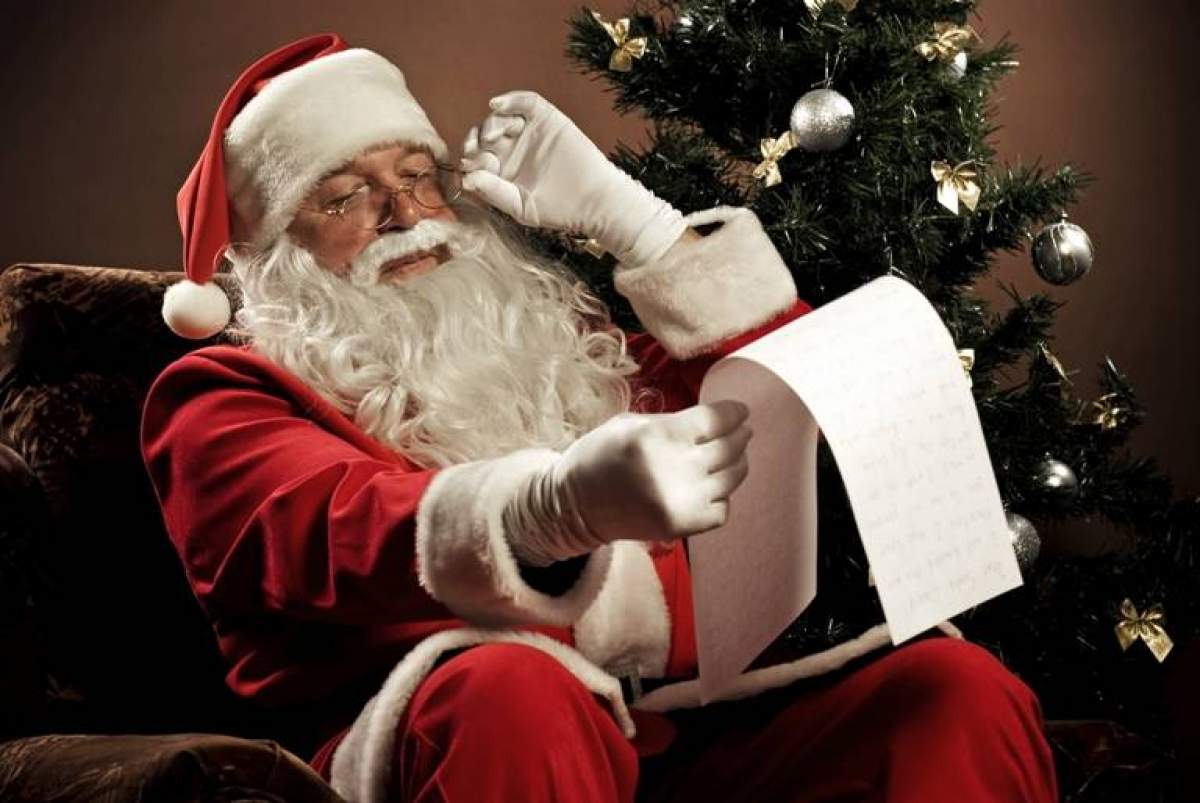 Moș Crăciun ți-a lăsat cadoul la SPYNEWS.ro!  Dă  share, strânge like-uri și strălucești în rochii de vis, de Sărbători!
