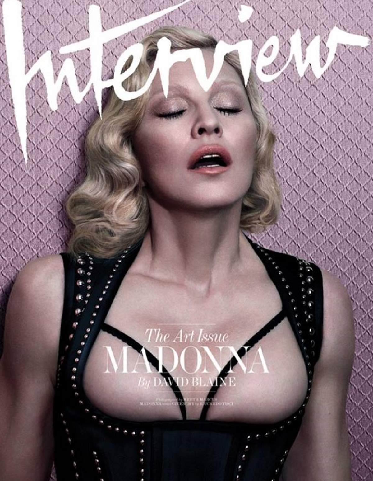 Madonna a apărut TOPLESS la vârsta de 56 de ani! Cum arată sânii reginei muzicii pop