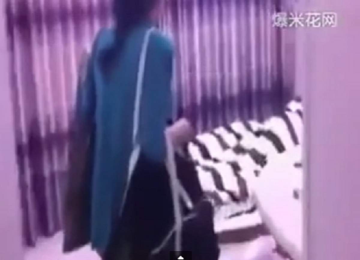 VIDEO / Şi-a prins soţul în pat cu UN BĂRBAT! Reacţia FABULOASĂ a femeii