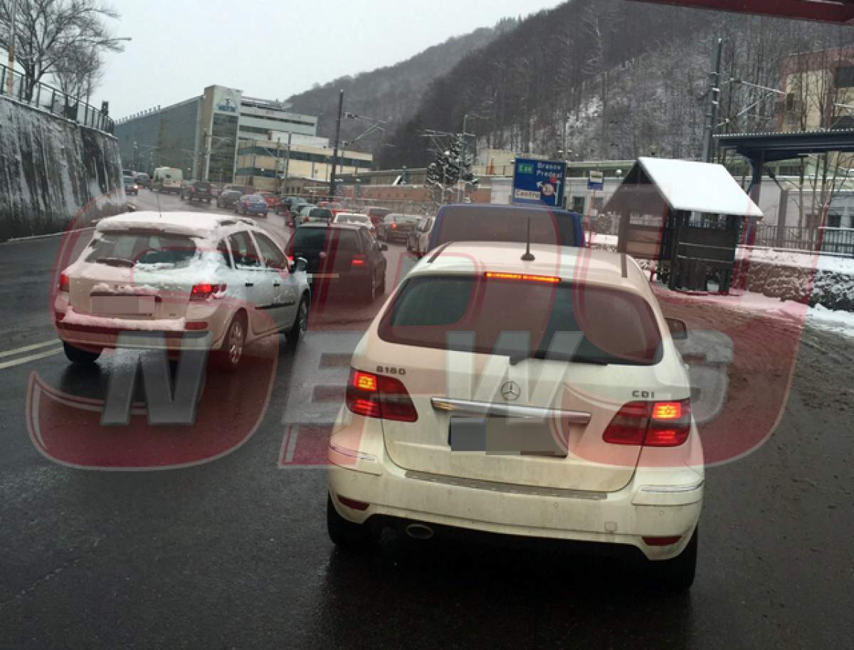 VIDEO / Accident grav pe DN1! "Star Matinalii", blocaţi în trafic