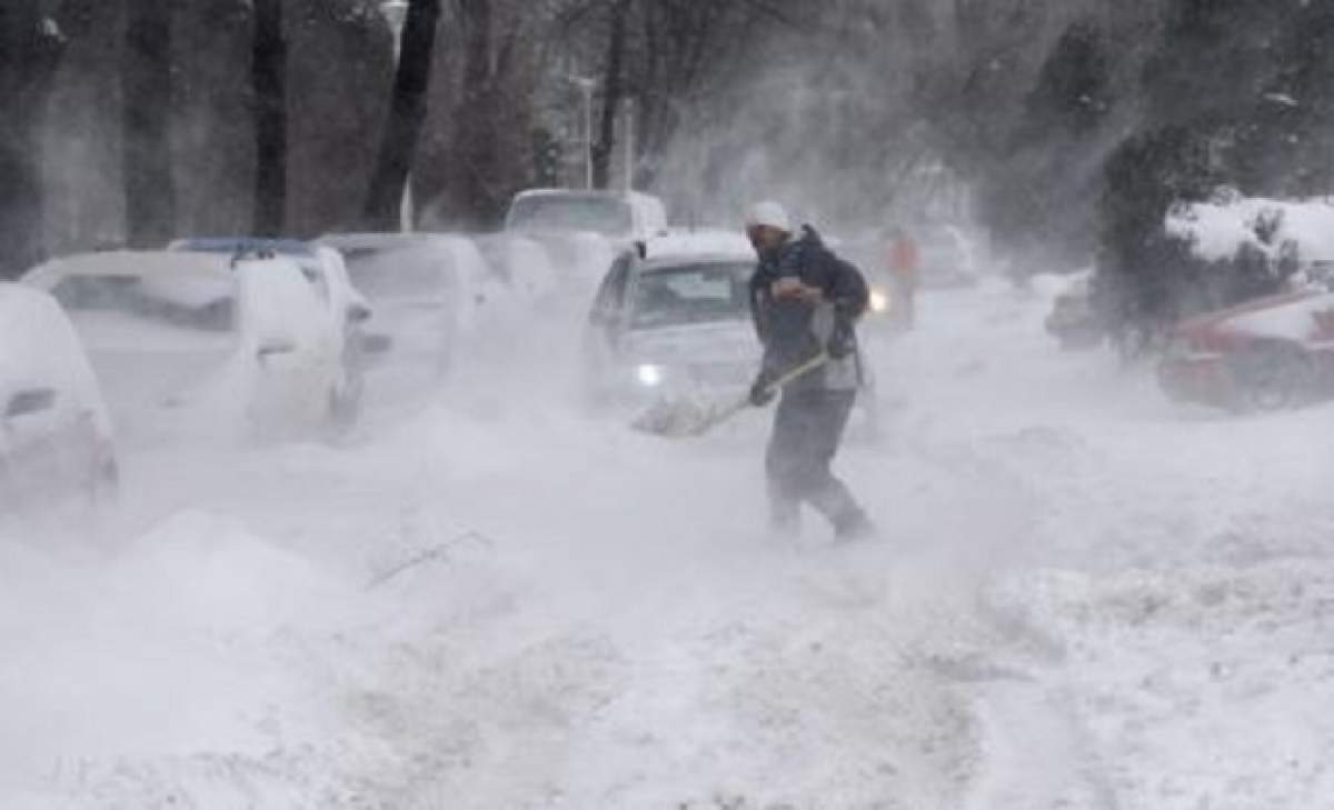 Vremea se înrăutăţeşte! E COD ROŞU de VISCOL în mai multe judeţe! Vezi ce drumuri sunt închise