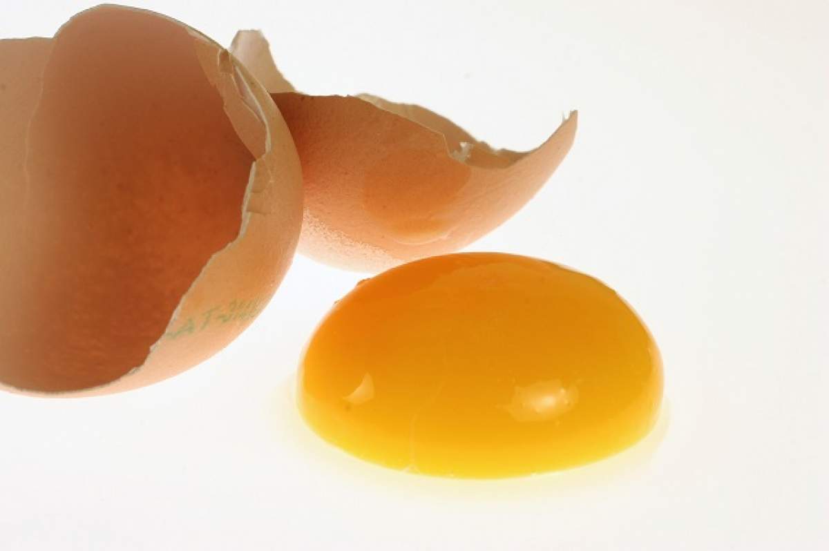 Nu mai arunca la gunoi cojile de ouă, pentru că sunt neaşteptat de sănătoase! Iată la ce te ajută şi cum să le mănânci