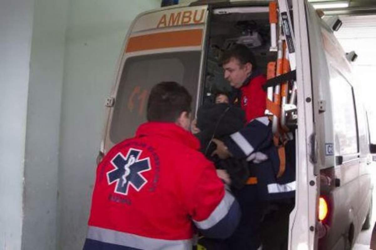 Accident în Sibiu! O persoană a fost încarcerată, iar alte două au suferit răni grave