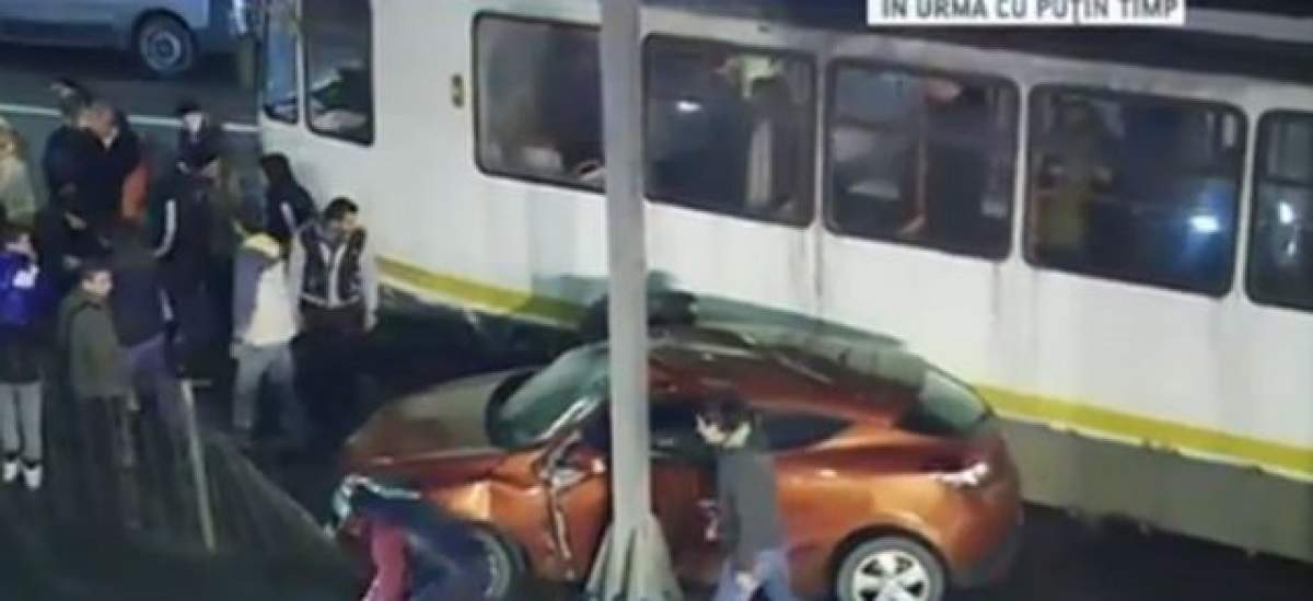 Panică pentru călătorii RATB din Capitală! Un tramvai a sărit de pe şine în Pasajul Victoriei