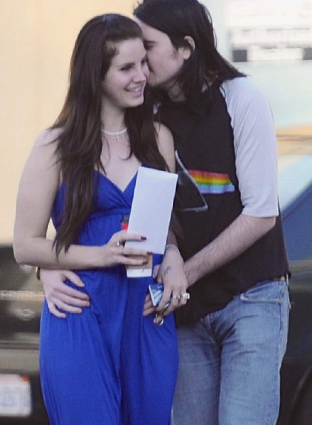 Lana del Rey se pregăteşte de măritiş? Uite detaliul care o dă de gol