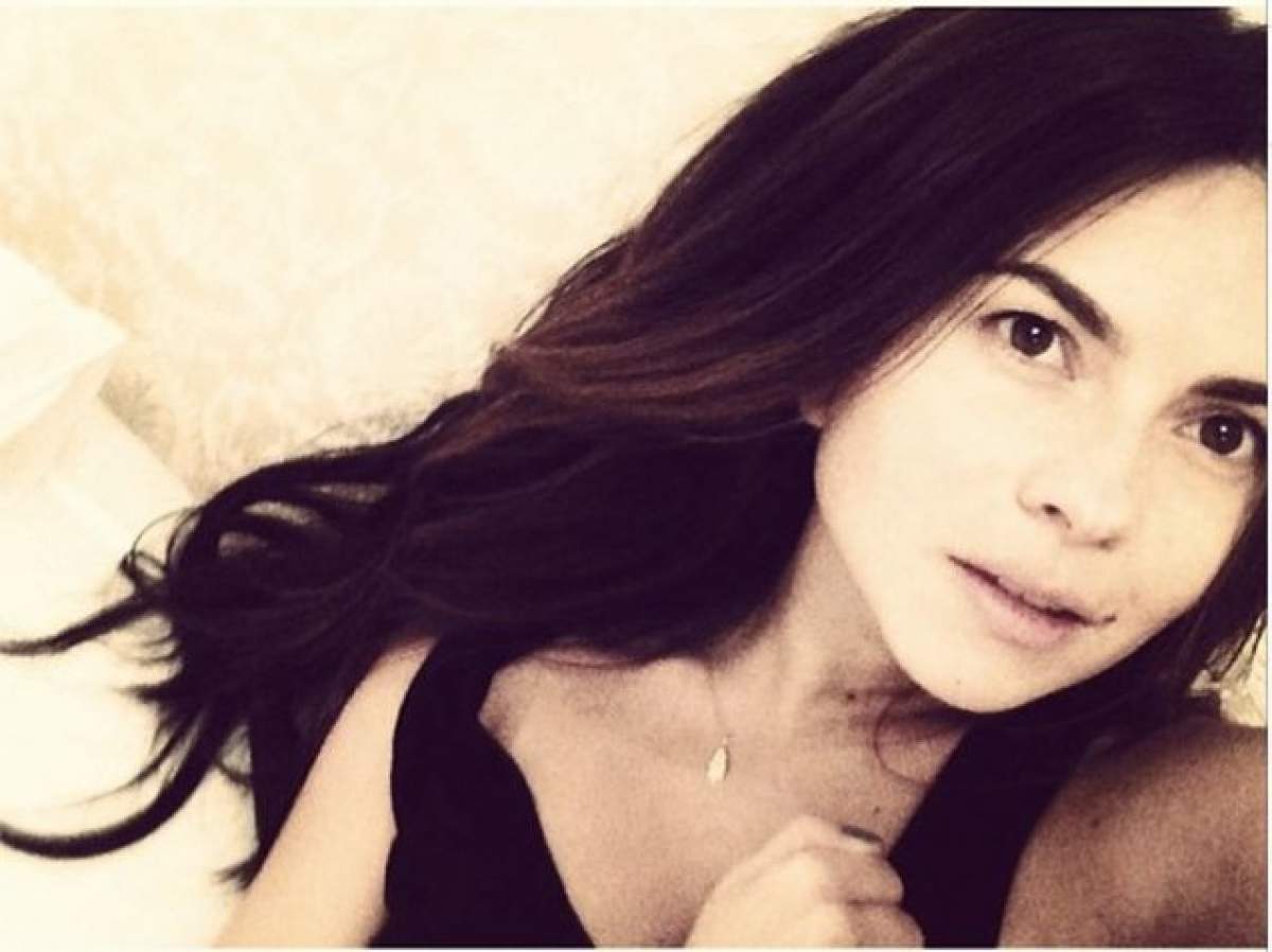 Ce sâni mari are Inna în poza asta! Cu cămaşa descheiată, vedeta încinge grav minţile bărbaţilor