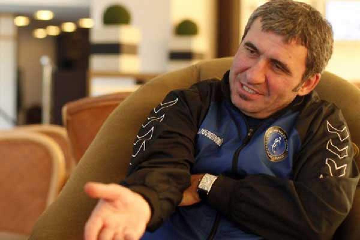 „Regele” şi-a găsit „naşul” chiar la el în familie! Vezi cine este mai tare decât Gheorghe Hagi!