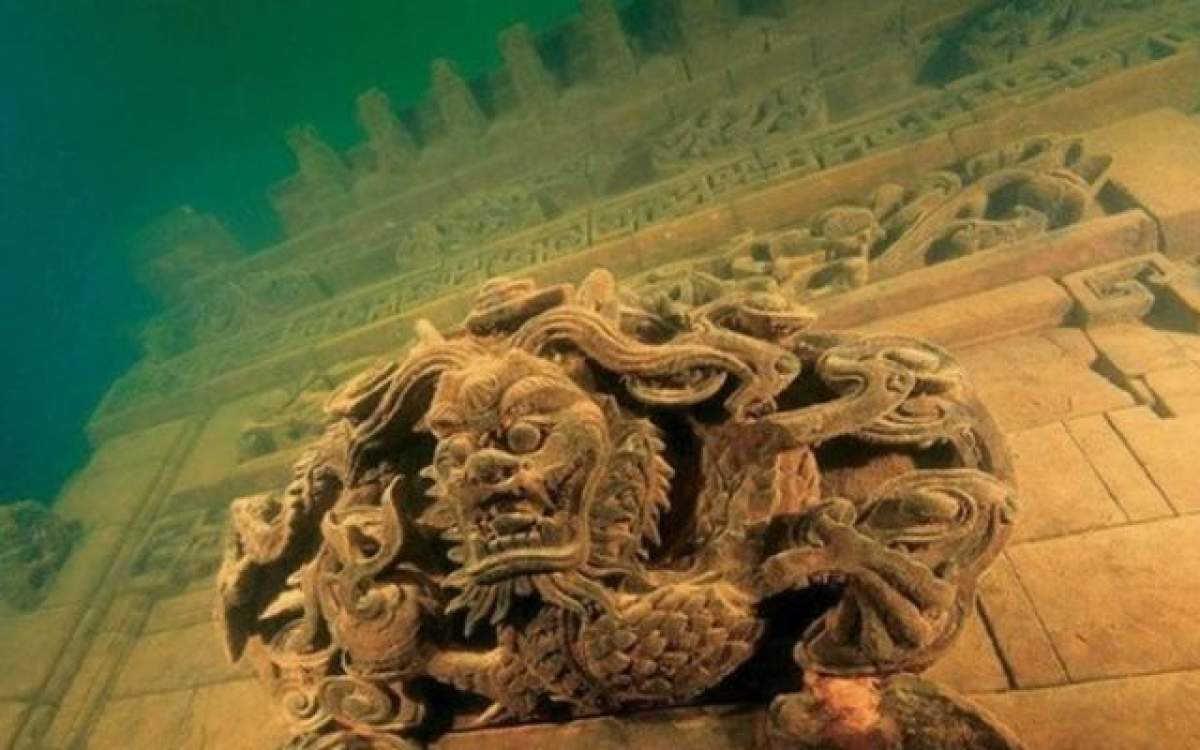 VIDEO A fost descoperită Atlantinda Chinei. Imagini ieşite din comun cu oraşul vechi de 1300 de ani aflat sub apă
