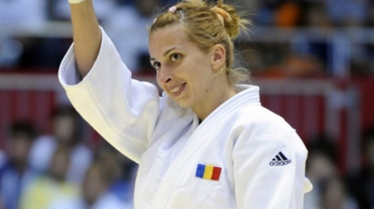 De la echipamentul de judo, la o ţinută periculos de sexy! Alina Dumitru surprinde printr-o ipostază neaşteptată