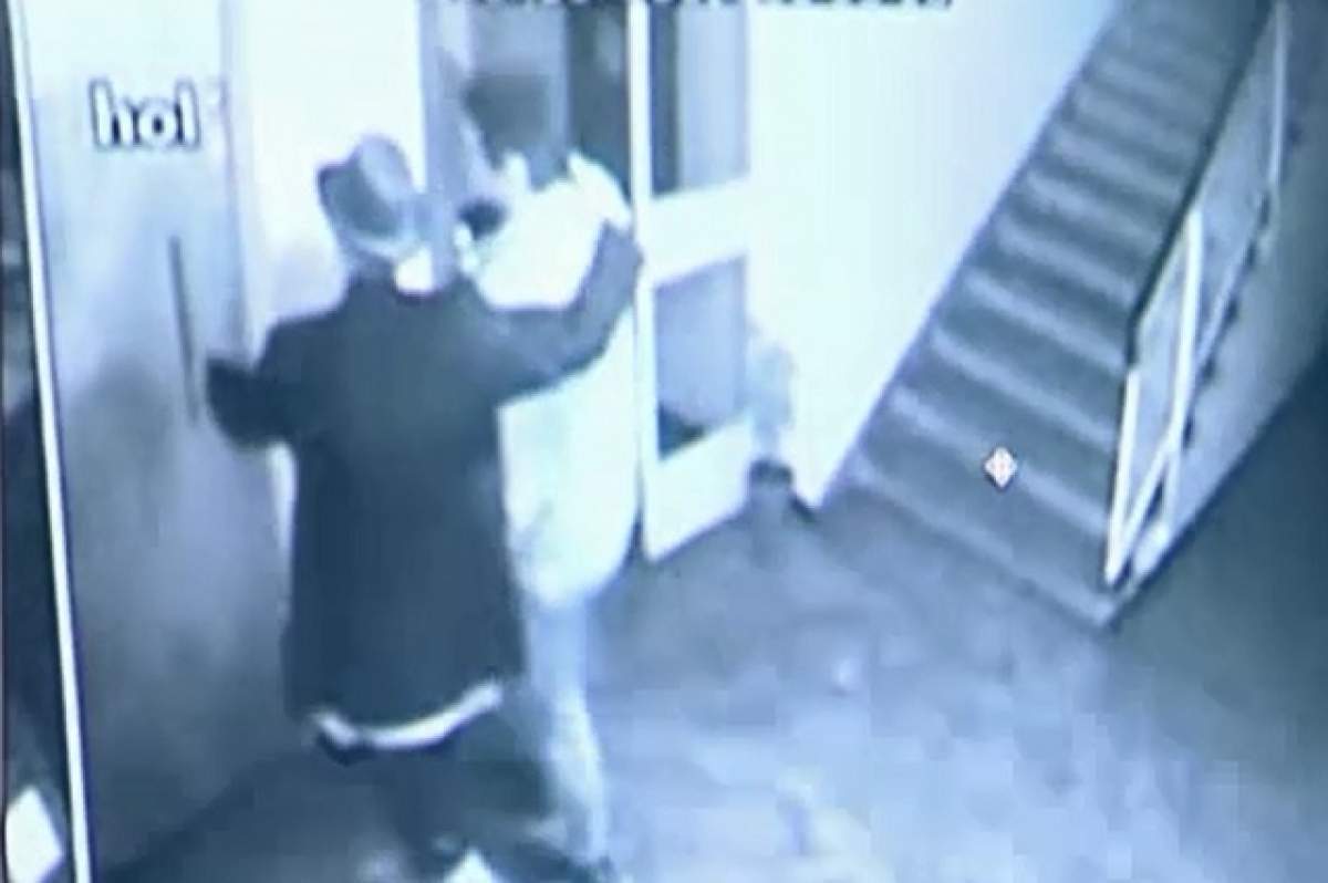 VIDEO INCREDIBIL! Velea a bătut un paparazzo? Uite cum l-a provocat să vină-n casa lui şi ce i-a făcut în lift