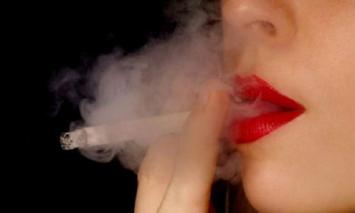 Eşti fumătoare? Uite ce păţeşte orice femeie care fumează peste 100 de ţigări!