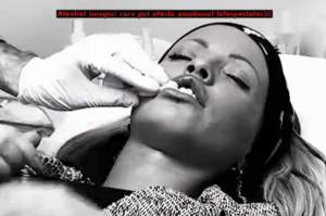 VIDEO Loredana Chivu a detronat-o pe Bianca. Şi-a injectat din nou acid hialuronic, iar rezultatul a făcut-o să urle de bucurie. Îţi plac buzele ei?
