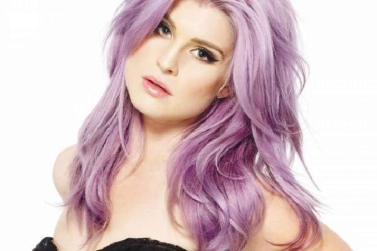 Kelly Osbourne a făcut-o şi pe asta! S-a pozat goală în cadă! Fotografia a făcut deja înconjurul lumii