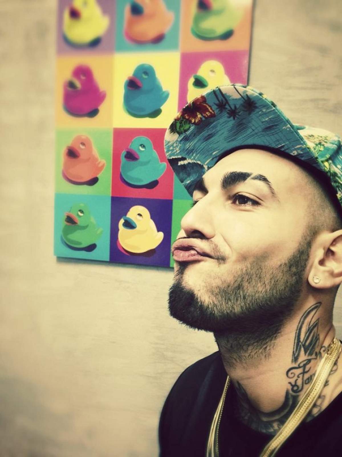 Alex Velea dezvăluie semnificaţia unuia dintre tatuajele sale! Are legătură cu preferinţele din dormitor? "Munceşte ca un sclav şi porunceşte ca un zeu"