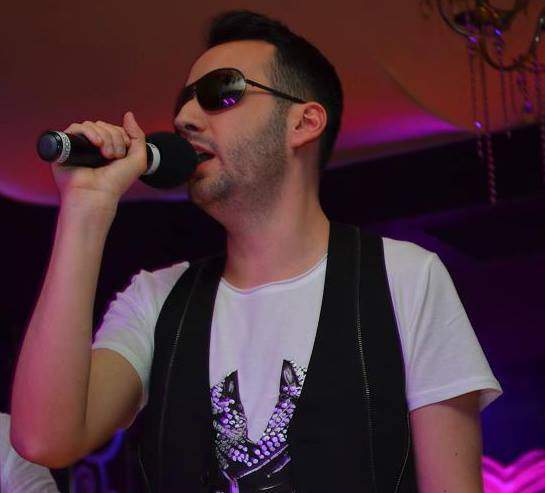 Ioan Man - voce şi suflet de aur! Deşi e departe de a fi bogat, nevăzătorul îi ajută pe ceilalţi!