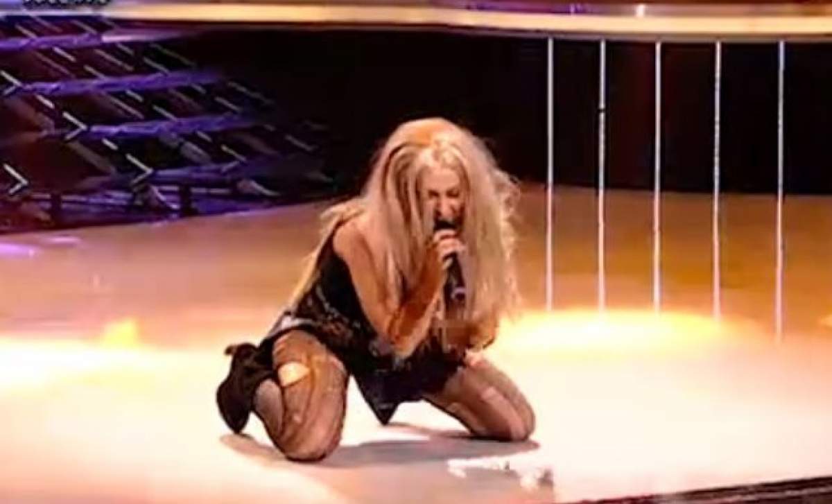 VIDEO Elena de la Mandinga, mega sexy în rolul Shakirei! Uite cât de provocator dansează