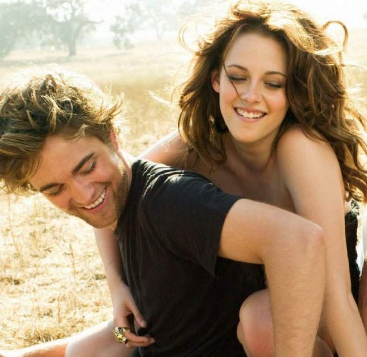 Kristen Stewart nu poate sta fără el! Îl vrea cu orice preţ pe Robert Pattison la aniversarea ei