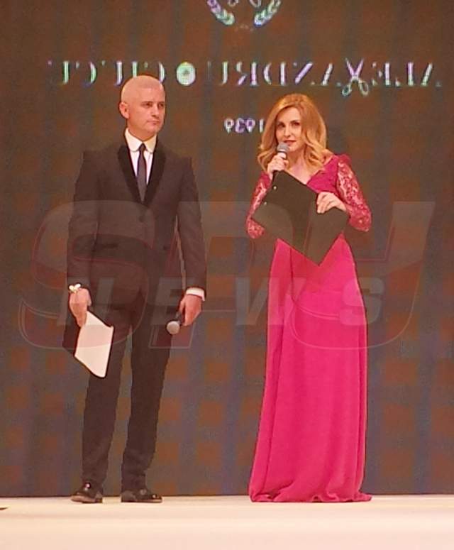 Unele sexy, iar altele abia respiră sugrumate în rochiile de seară! Vezi topul proaspetelor mămici ale anului 2014!