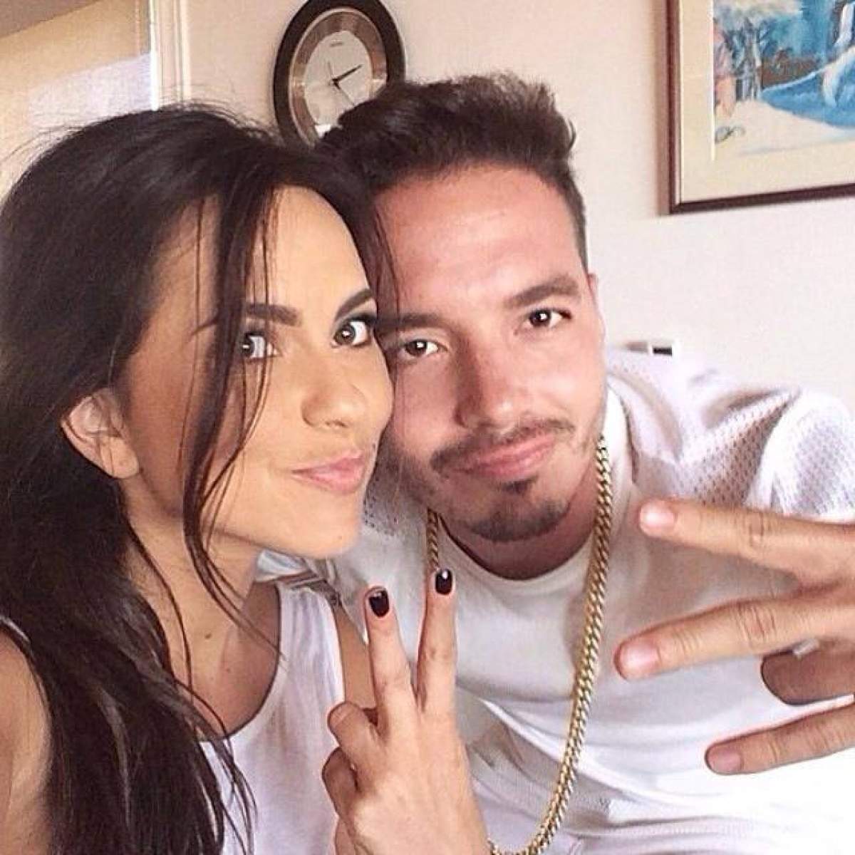 Hot hot hot! Uite-o pe Inna aproape goală, într-o poziţie sexy rău! J Balvin i-a dat share!