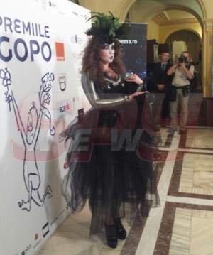 VIDEO Şoc la Premiile Gopo! O celebră actriţă a venit deghizată în Iulia Albu şi a făcut circ pe covorul roşu