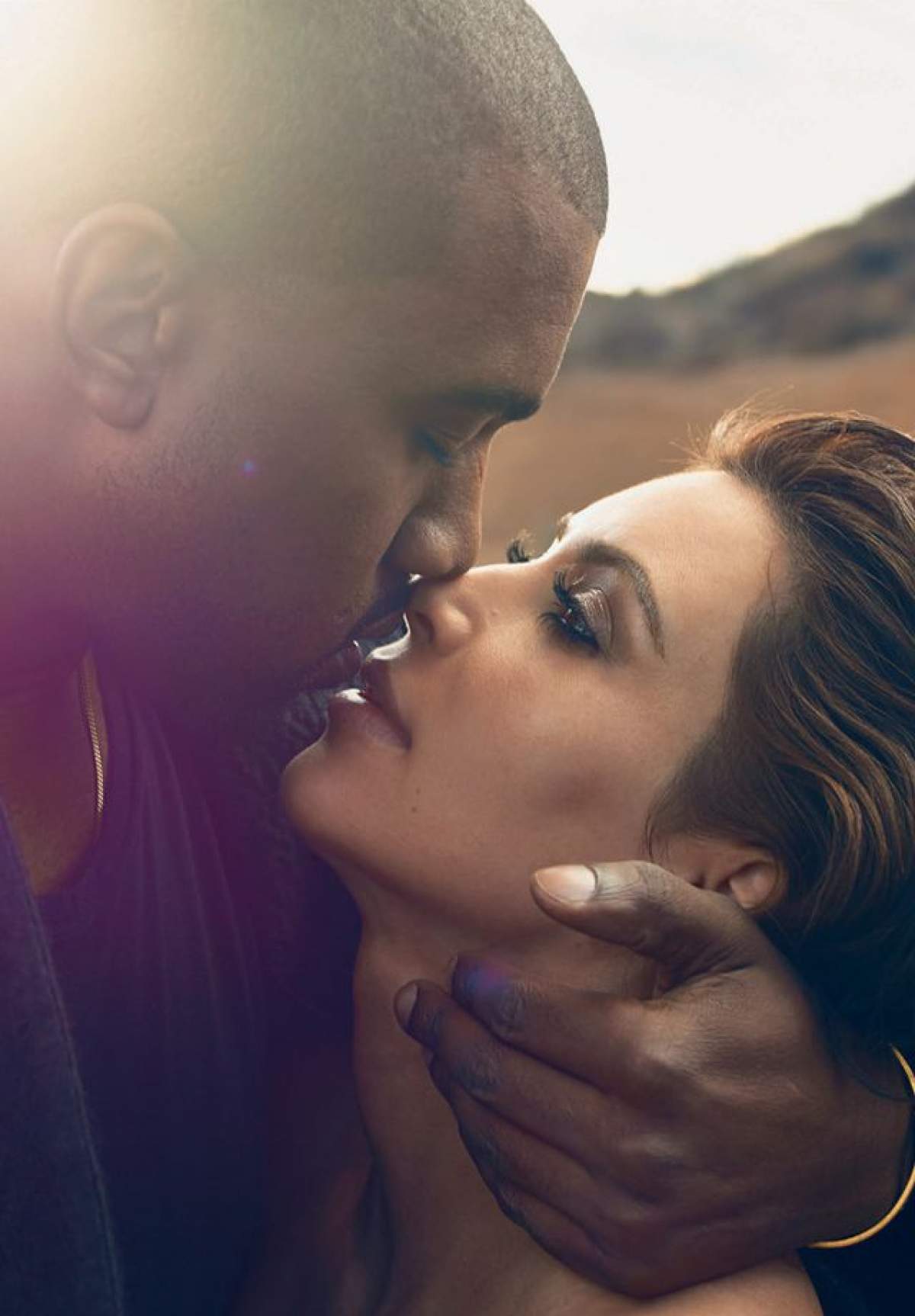 Kim Kardashian şi Kanye West au realizat prima şedinţă foto cu fiica lor! Cu cine crezi că seamănă micuţa North West?