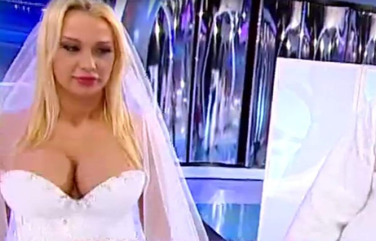 VIDEO A păţit ruşinea în direct! Simona Traşcă a rămas în sânii goi, la TV
