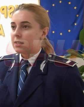 I s-a împlinit cel mai mare vis, dar se vrea măritată! Politista care a pozat sexy s-a făcut fată de casă!