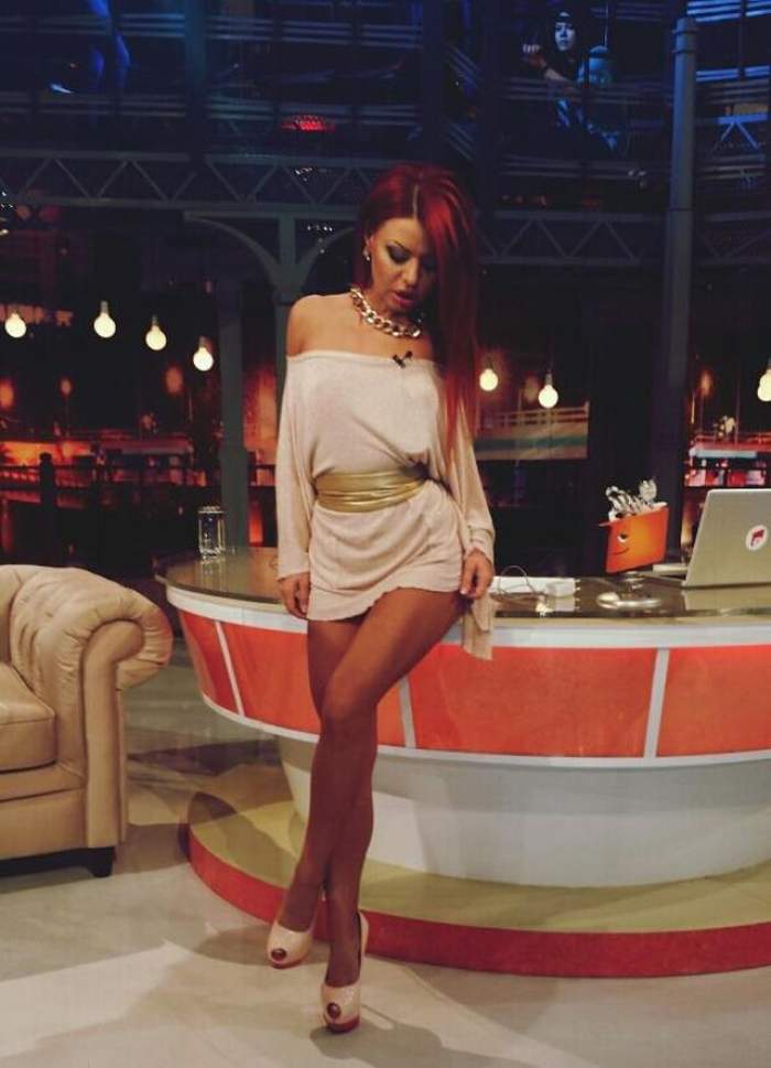 ana-mocanu-sport-i-sexy-uite-cu-ce-se-plimb-ro-cata-prin-parc