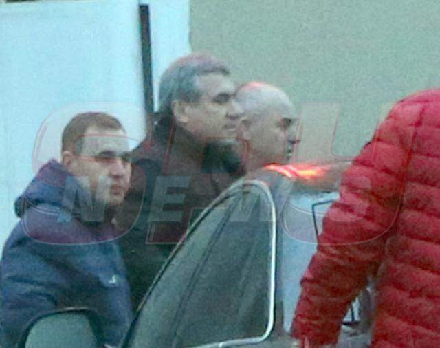 EXCLUSIV Victor şi Giovanni Becali s-au pupat cu bodyguarzii înainte să se predea!