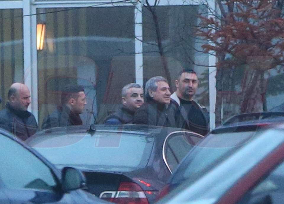 Nu s-au dezis! Fraţii Becali au petrecut ultimele ore într-un restaurant