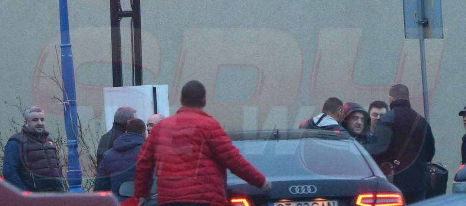 Nu s-au dezis! Fraţii Becali au petrecut ultimele ore într-un restaurant