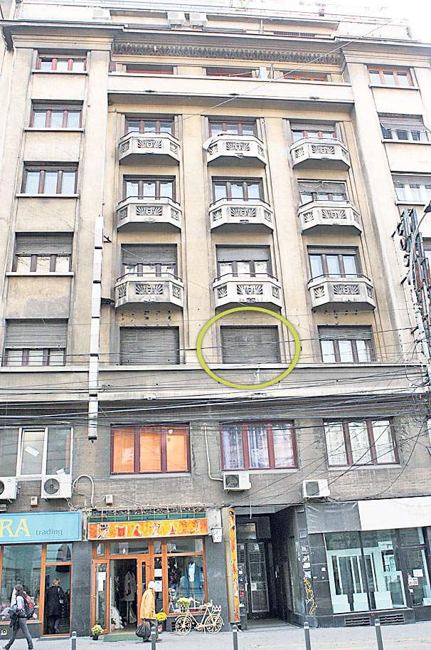 Vecinii lansează o acuzaţie gravă! Lucrurile personale ale lui Gică Petrescu dispar din apartamentul în care a murit maestrul
