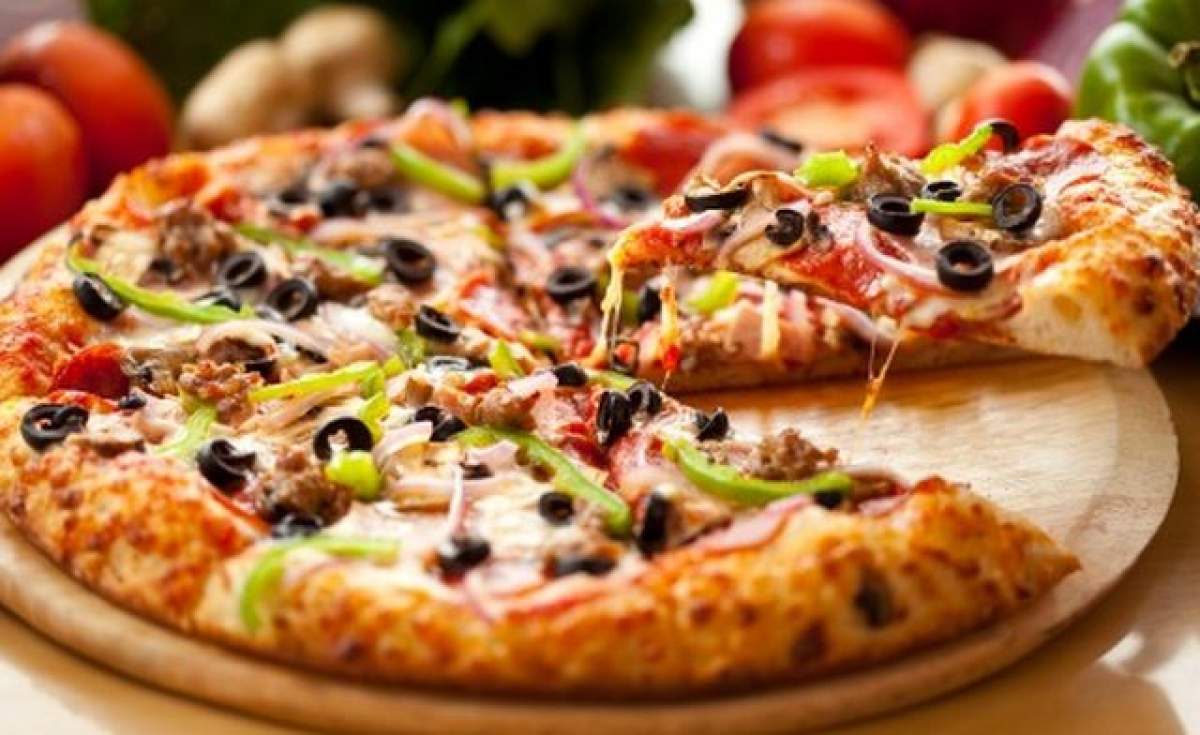 VIDEO Eşti fan fast-food? Atunci trebuie să vezi asta! Cum arată bărbatul care a mâncat DOAR PIZZA în ultimii 25 de ani