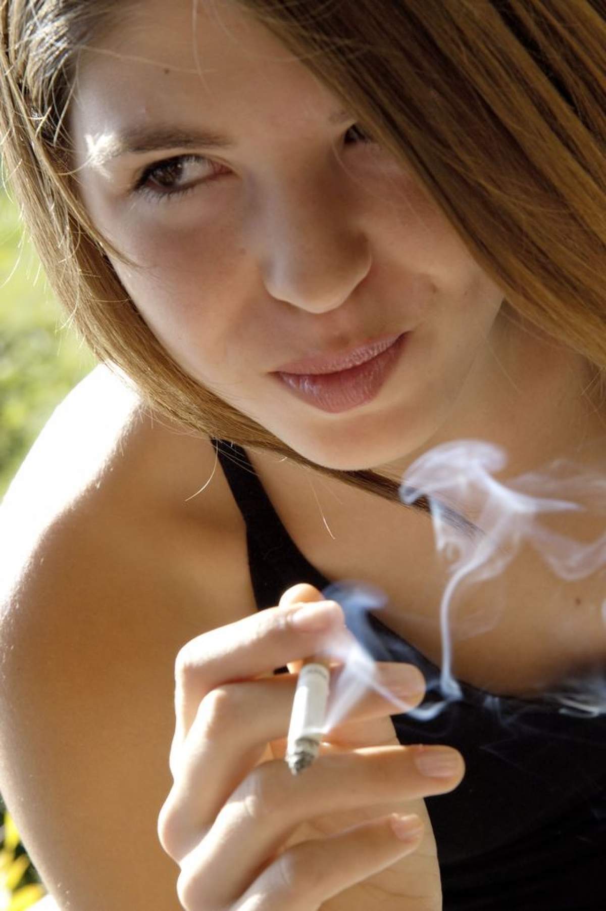 Îngrijorător! Ce se întâmplă cu creierul celor care s-au apucat de fumat în adolescenţă! O să vrei să renunţi la viciu