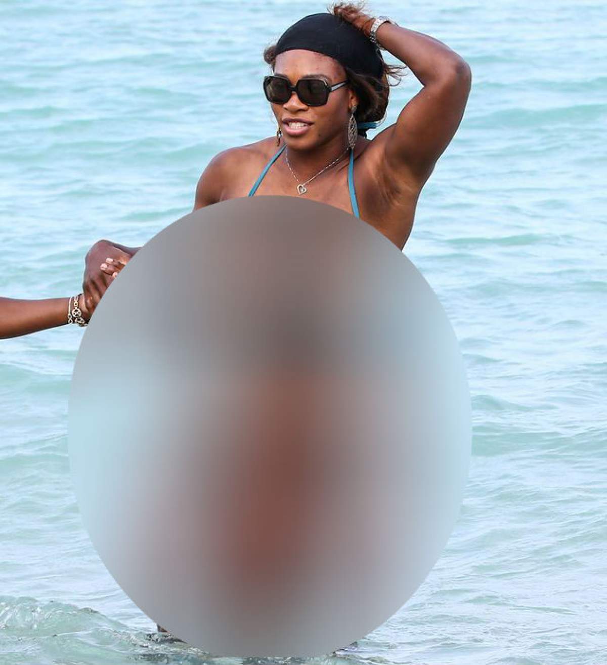 Apariţie şoc! Serena Williams, în costum de baie. Niciun bărbat nu a putut să o privească