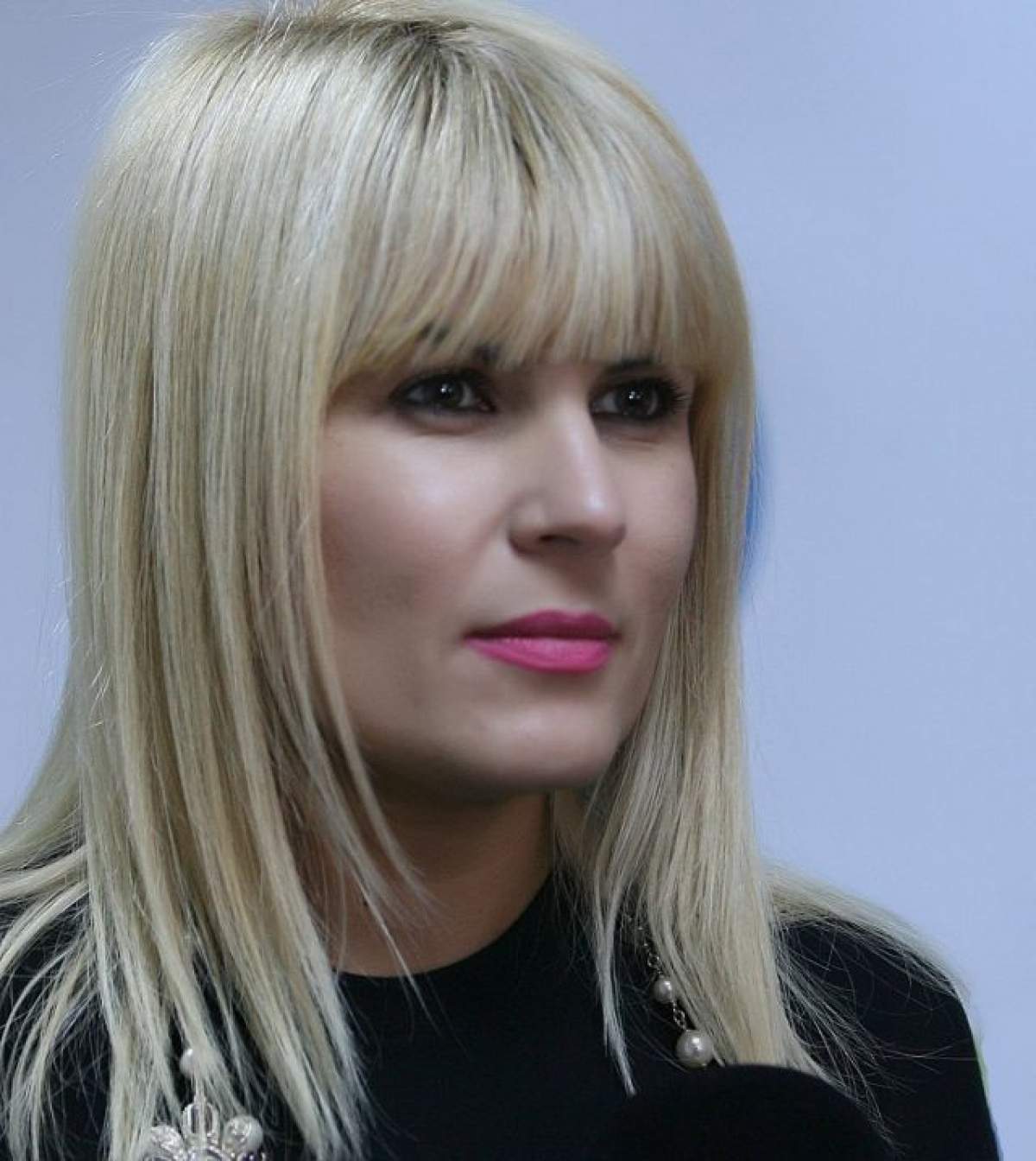 Elena Udrea întâmpină probleme în trafic! Uite câte ore a stat bară la bară prin Capitală, dar mai ales cum se plânge pe Facebook