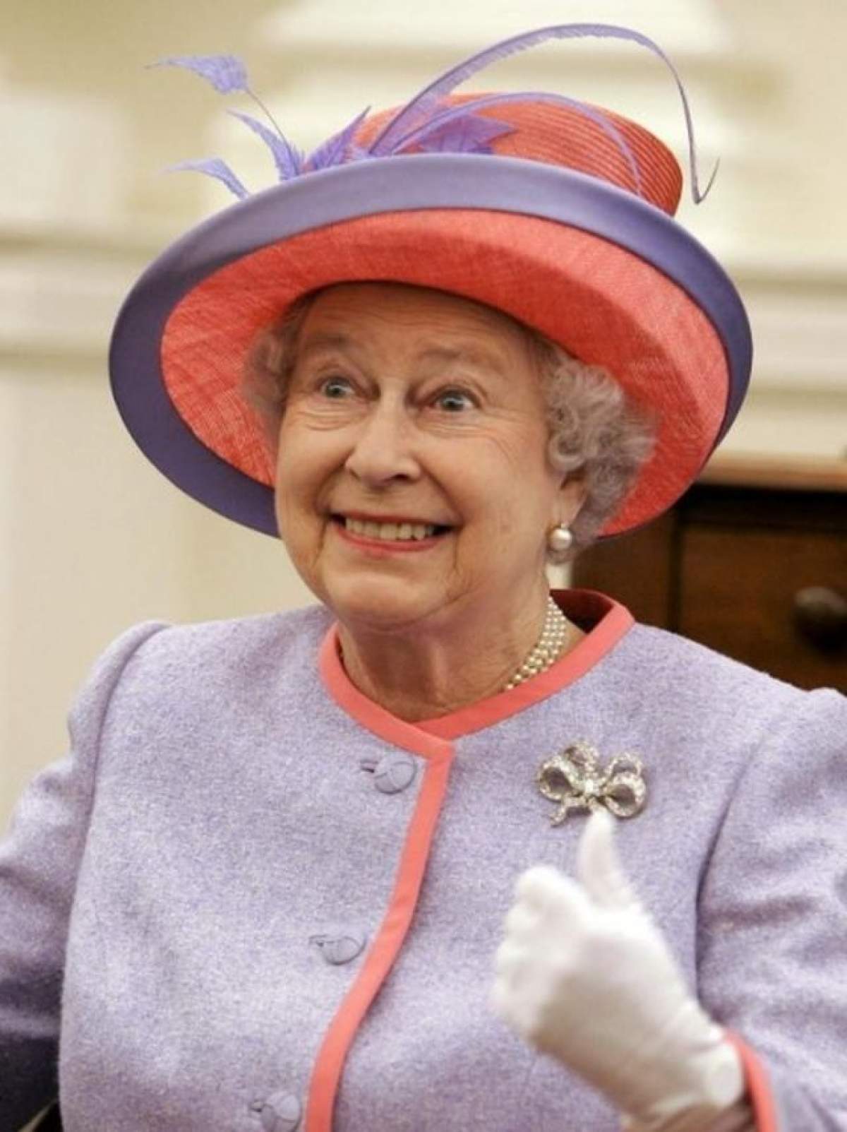 Astăzi este ziua de naştere a celei mai puternice femei din Anglia! Regina Elizabeta împlineşte 88 de ani!