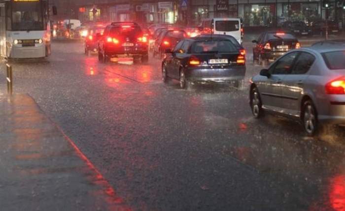 VIDEO Alertă Meteo în Capitală: Ploi puternice, grindină şi vânt! Risc major de inundaţii în zonele deja afectate