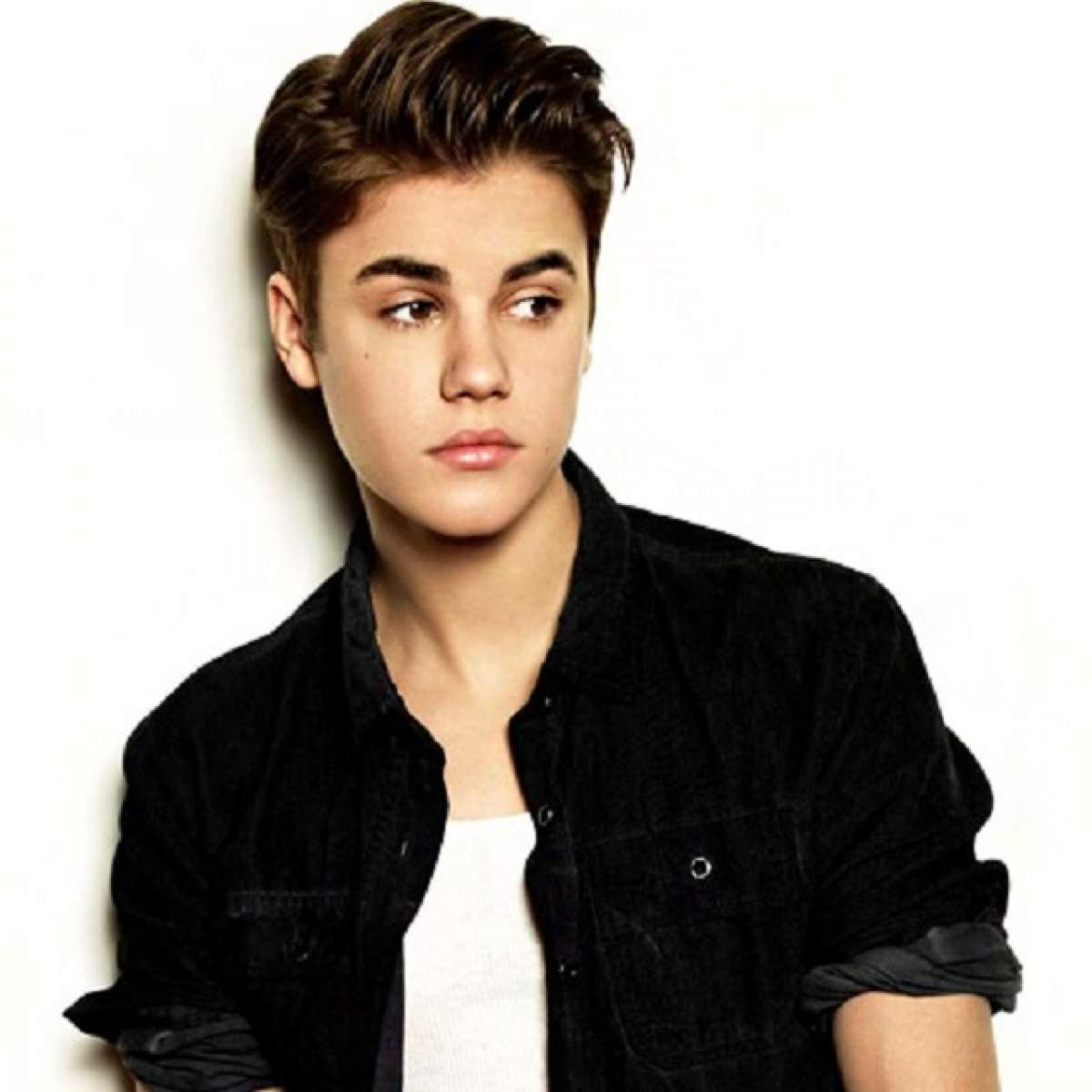 Justin Bieber face concurenţă serioasă "căldărarilor"! Nu te aşteptai să-l vezi cu un astfel de look, niciodată!