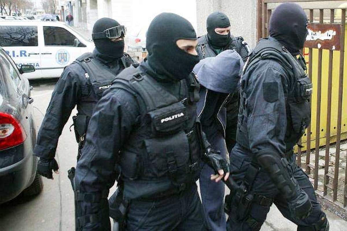 Trei medici de la Spitalul de Arşi, arestaţi preventiv